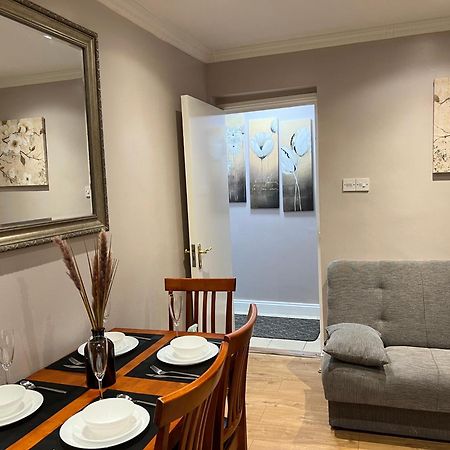 London Property Apartments For Up To 6, Next To Big Ben & London Eye 외부 사진