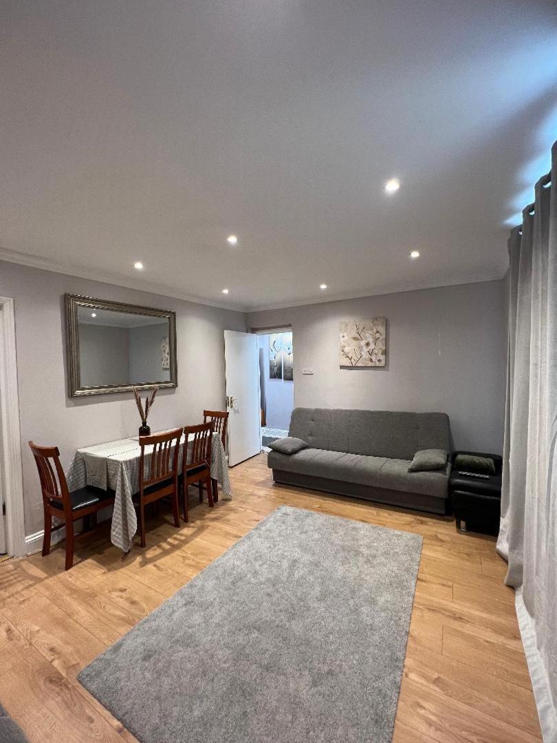 London Property Apartments For Up To 6, Next To Big Ben & London Eye 외부 사진