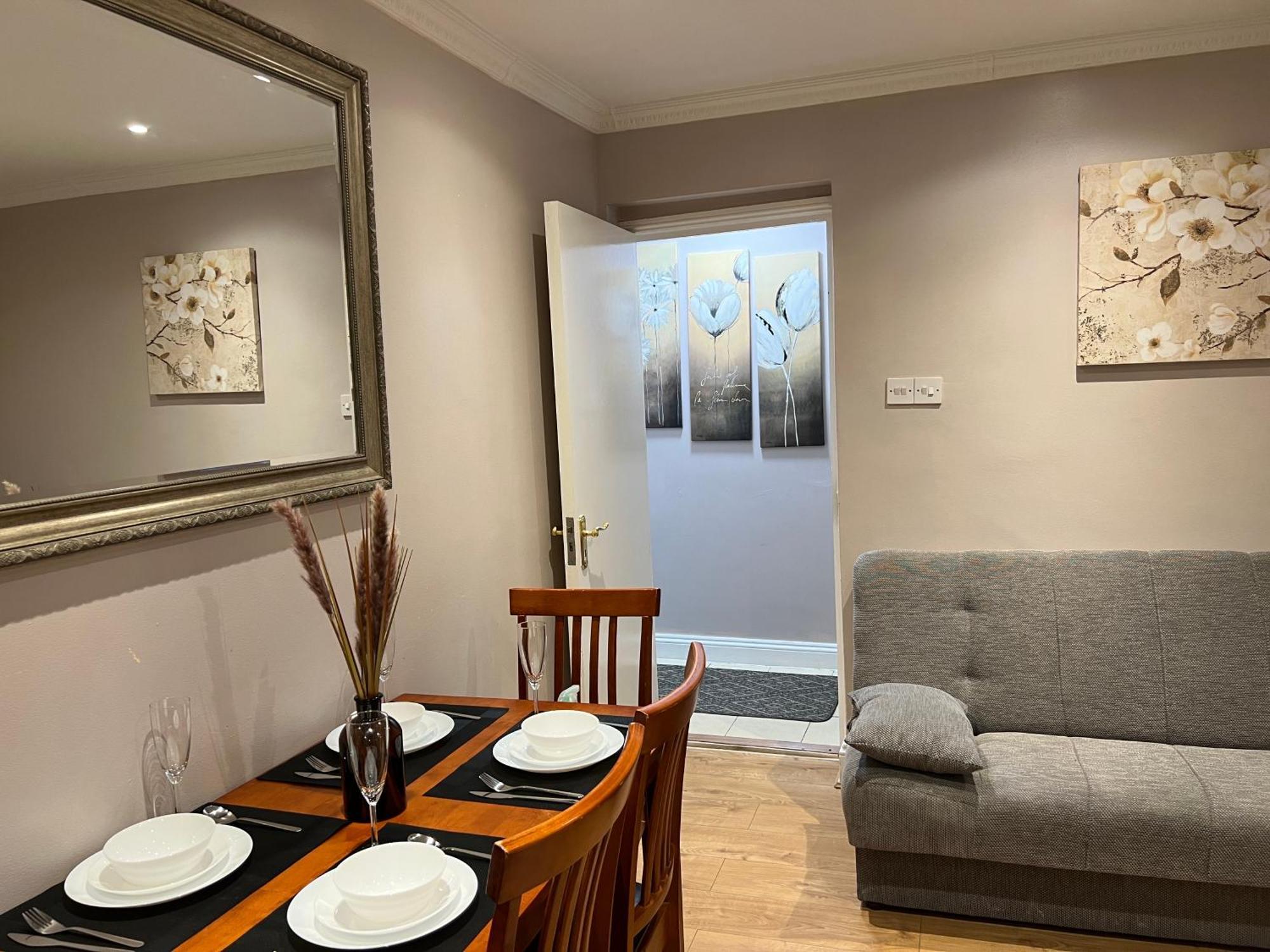 London Property Apartments For Up To 6, Next To Big Ben & London Eye 외부 사진